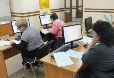 Более двухсот пенсионеров в Псковской области сели за компьютеры