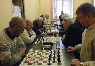 (ФОТО) Пенсионеры Псковской области сразились в шахматных баталиях!